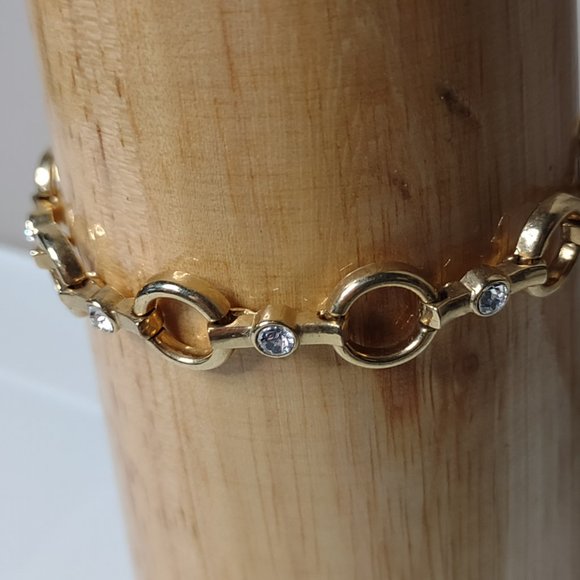 Pretty Gold Tone Avon Bracelet - Picture 6 of 9